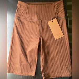 NWT GF collective, High Rise Bike Shorts, sz extra small, chestnut brown